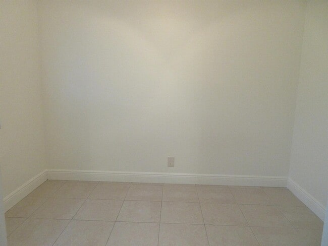 Photo - 1415 N J St Unidad 6