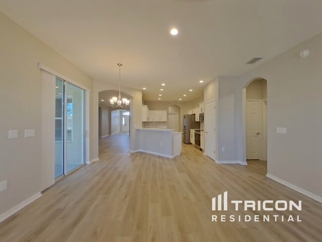 Photo - 6715 Castle Green Pl