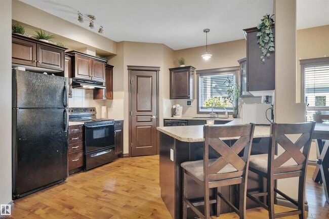 Building Photo - 102 W Haven Dr