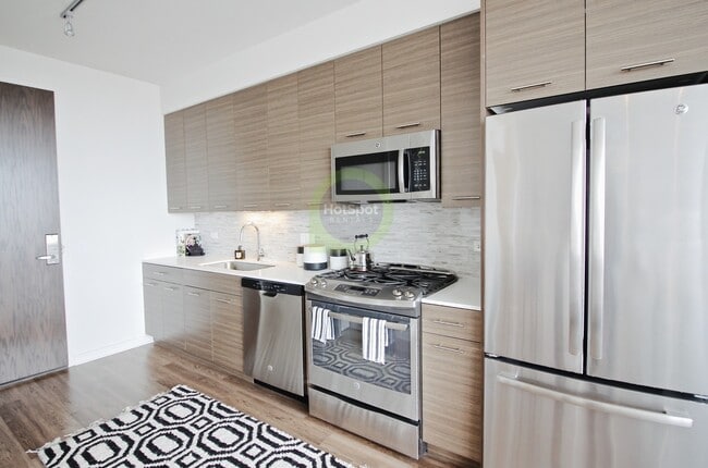 Photo - 328 W Chestnut St