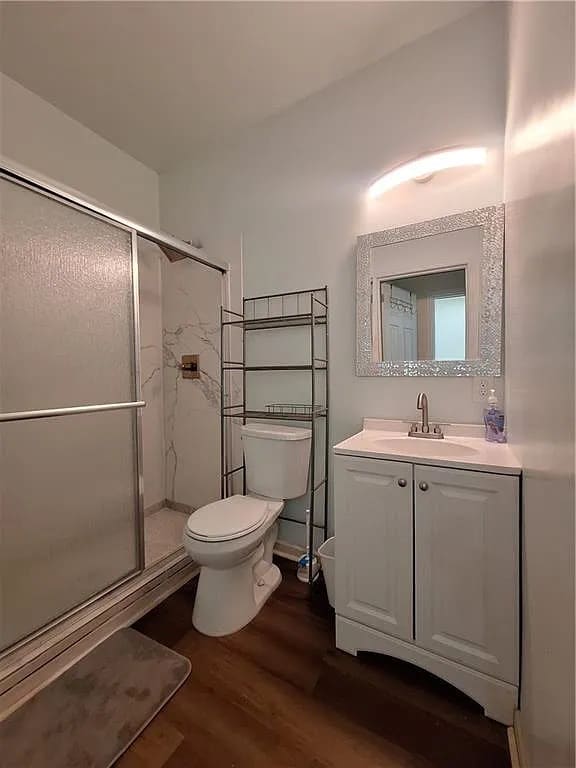 Photo - Room in Apartment on Herringbone Hollow