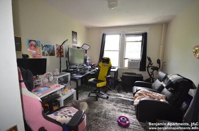 Building Photo - 1642 Commonwealth Ave Unit 14 Rental