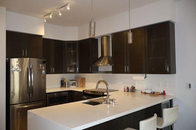 Building Photo - Charming 1BR Condo in Ballard