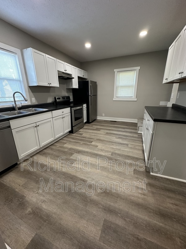 Photo - 218 N Tacoma Ave