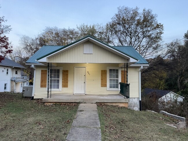 Photo - 827 Cumberland Dr