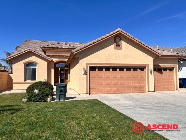 Building Photo - 4 Bed, 3 Bath Home with Modern Kitchen & Attached Garage