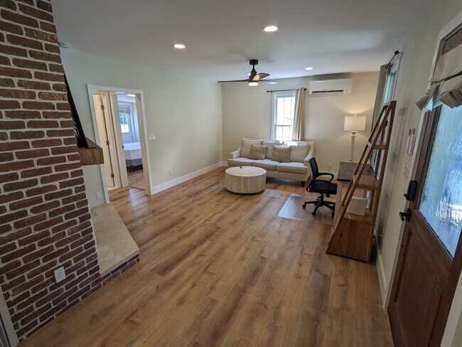 Photo - 29 Woodrow Ave Unit 1