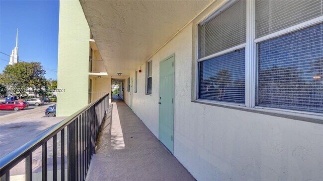 5321 NE 24th Ter Unidad 205A