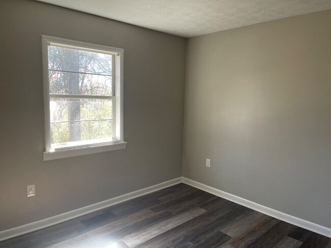 Photo - 305 Houseal St Unit D