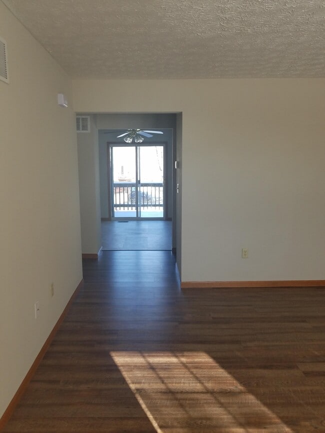 604 Parkside Commons Ct