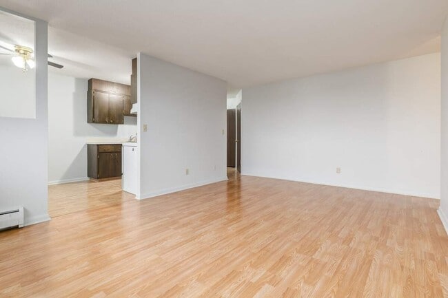 Building Photo - Reed Manor