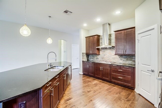 Photo - 17106 Rainier Creek Dr