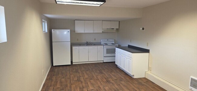 Photo - West Side Charmer! 1 bed, 1 bath- All Utilities & Lawn Care Included!