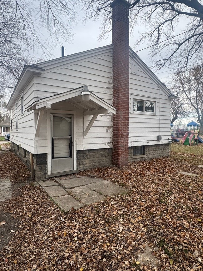 2236 King St