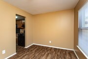 2BR, 1BA - 1,010 SF