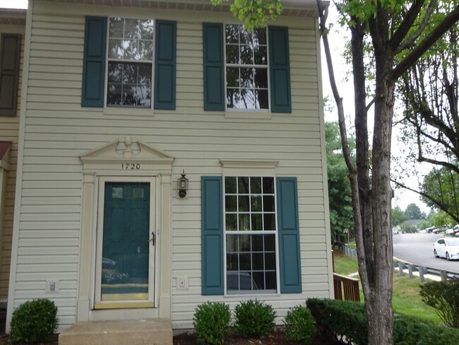 Building Photo - 1720 Grover Glen Ct Rental