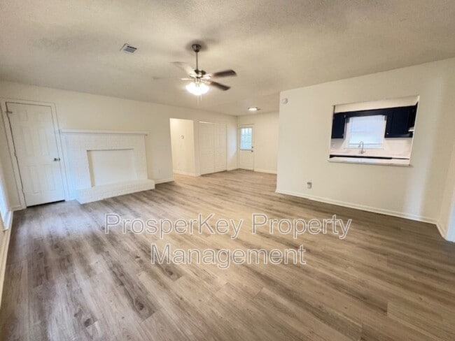 Photo - 106 Bonanza Dr