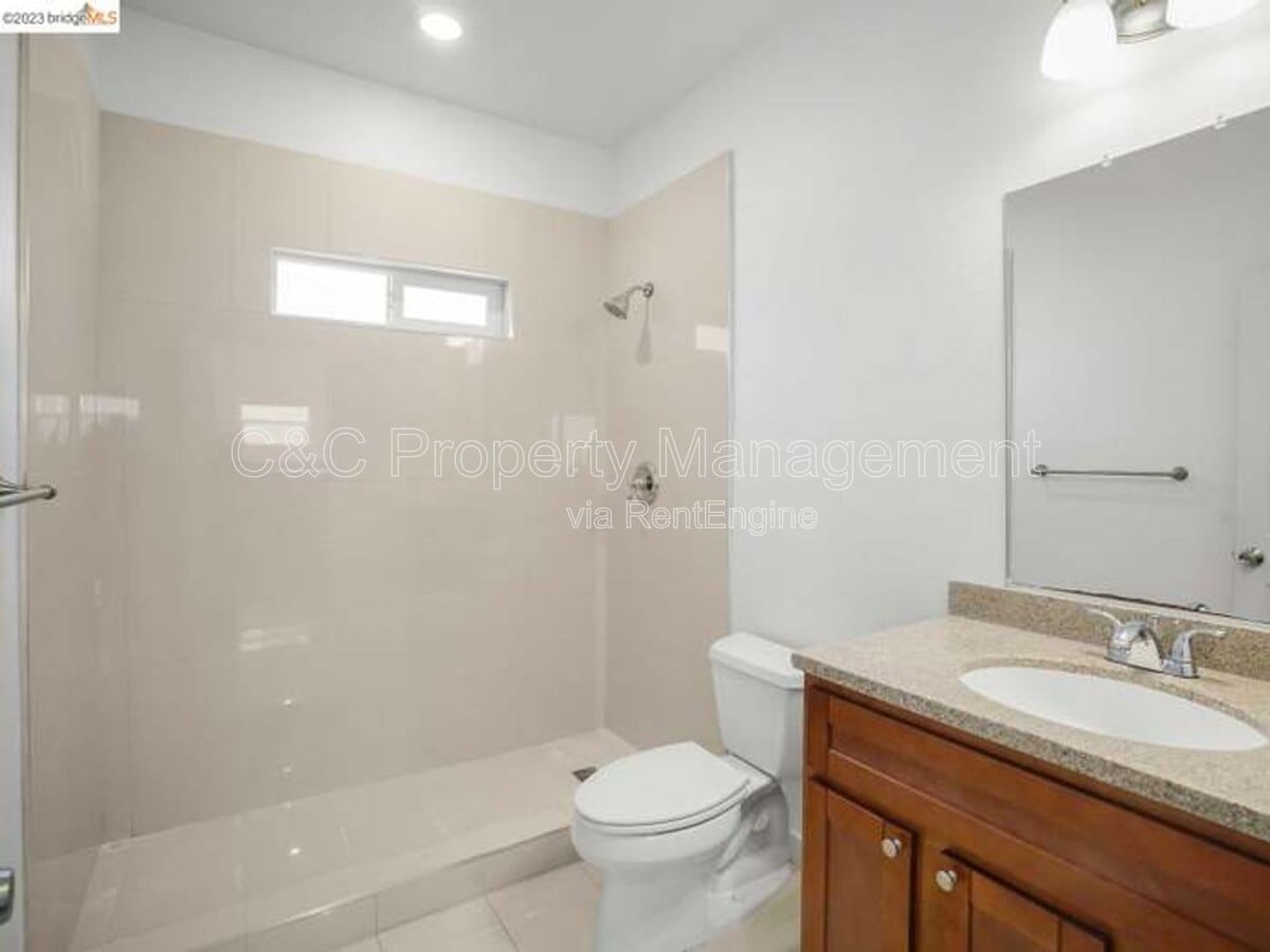 Photo - 3216 Market St