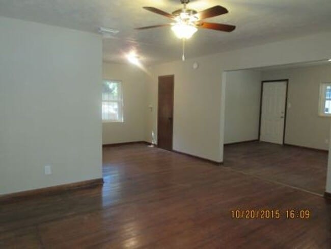 832 Arkansas St