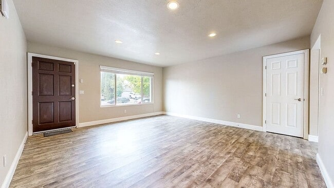 Photo - 2540 Campbell Dr
