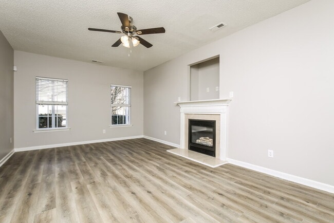 Photo - 6920 Spanglers Spring Way