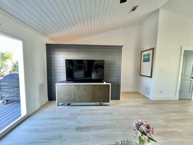 Photo - 1 Gulf Breeze Ct