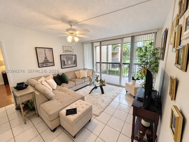 Building Photo - 10425 SW 112th St Unit 220