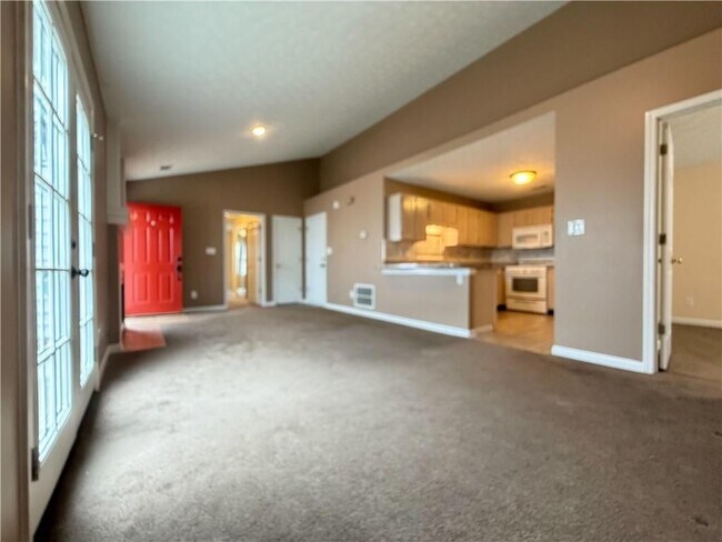 Photo - 2711 Highland Ridge NW