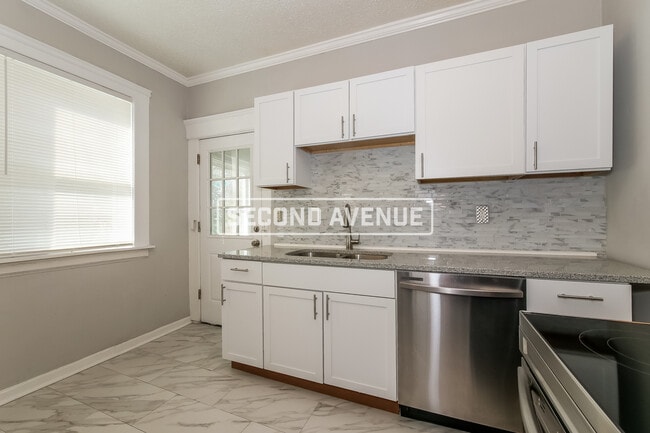 Photo - 2530 Mersington Ave