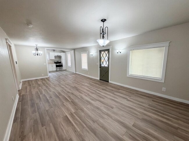 Photo - 230 W Himes St