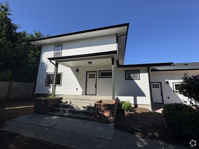Building Photo - 7816 Trails End Dr SE Unit A Rental