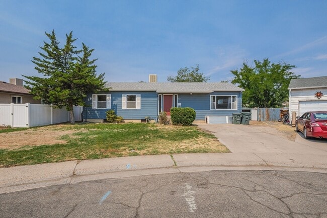 Building Photo - 1913 2nd Ct Rental