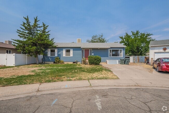 Building Photo - 1913 2nd Ct Rental