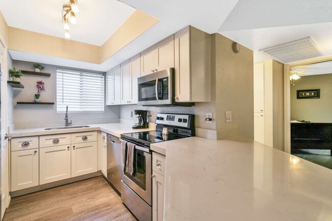 Kitchen - 2228 N 52nd St Unit 119