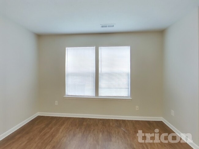 1064 Halifax Ln
