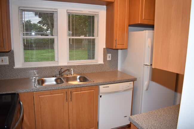 Photo - 940 Bignonia Rd