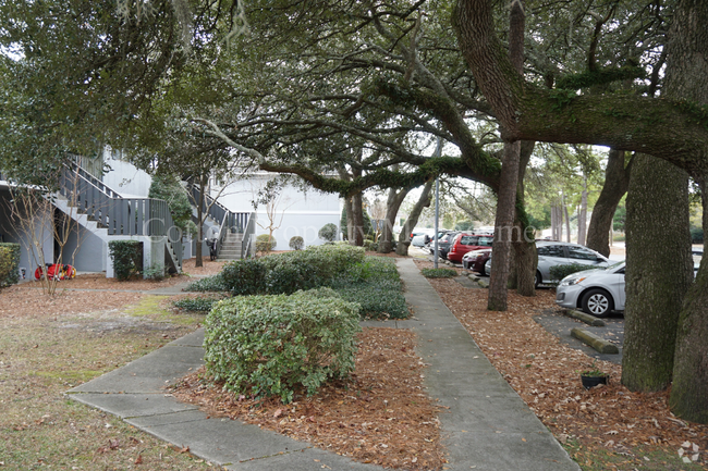 Building Photo - 2BR/2BA Condo - Great Location in Midtown ...