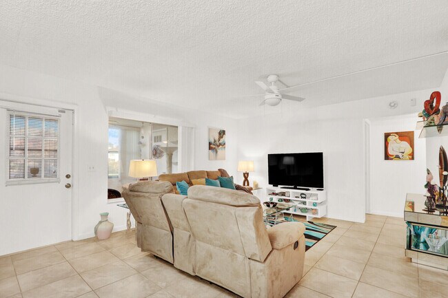 Photo - 309 Knotty Pine Cir Unit A-1