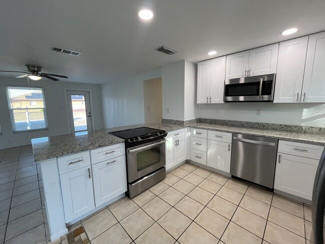 Photo - 1057 Tropical Ave NW