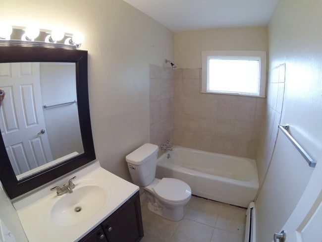 909 Cook Ave Unit 1