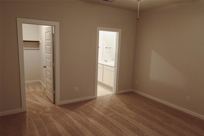 Photo - 8534 Blueberry Ash St