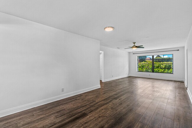 Photo - 500 NE 48th St