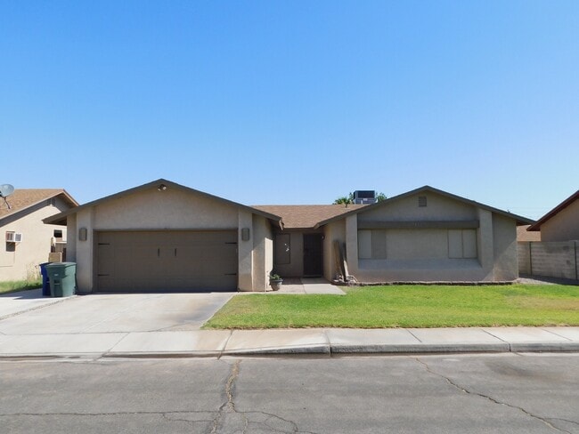 Building Photo - 4 BEDROOM HOME IN COLLEGE PARK!