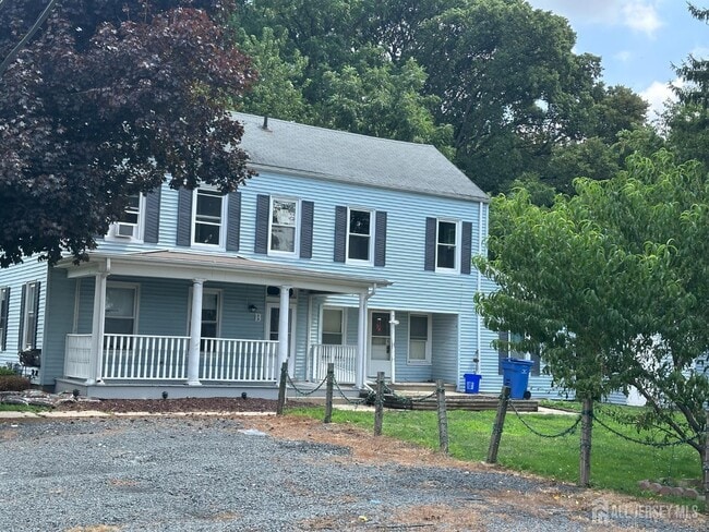 Building Photo - 6 Public Rd Unit 2