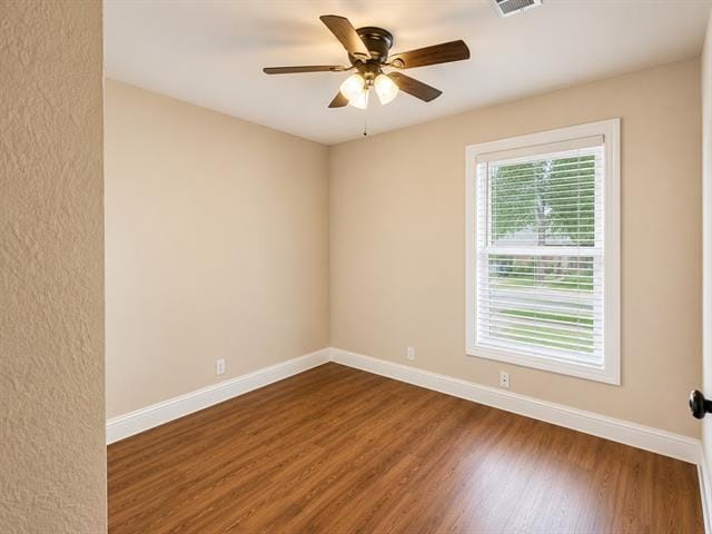 Photo - 633 Skelly St