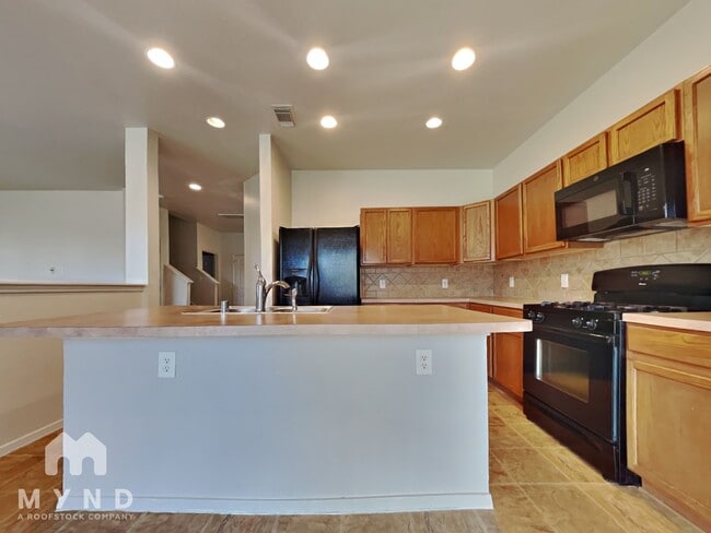 Photo - 3002 Edgewick Elm St