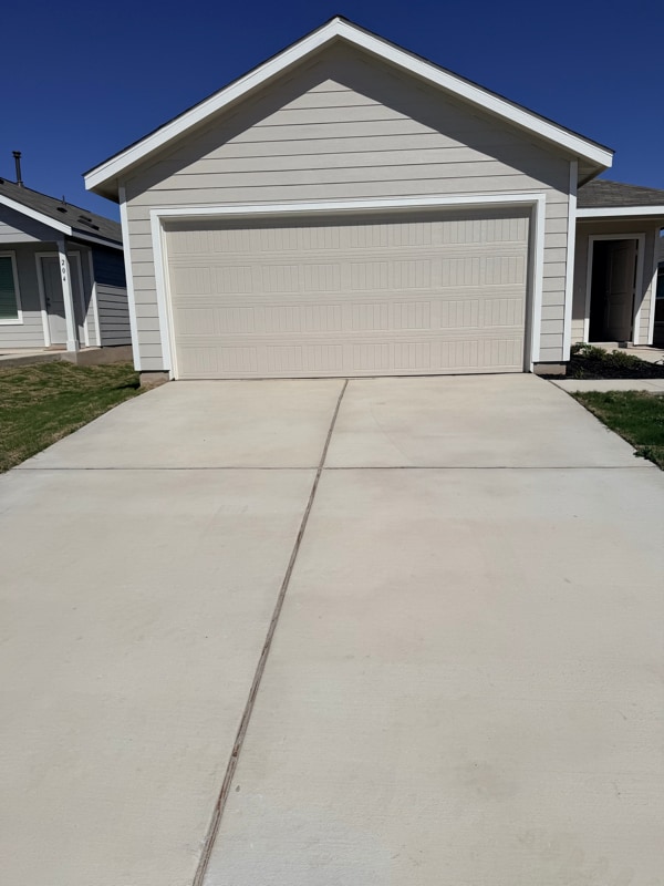 Photo - 208 Skyfire St