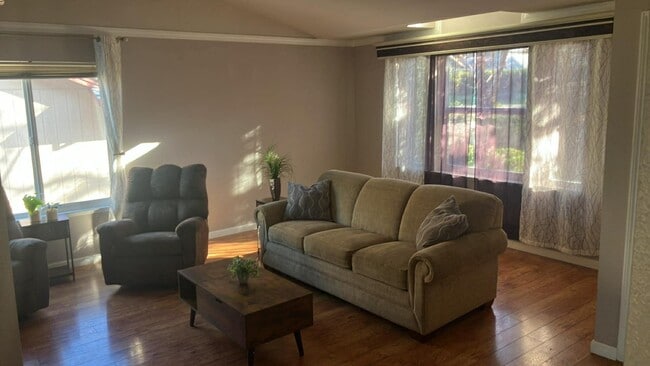 Photo - 503 Hillcrest Ave