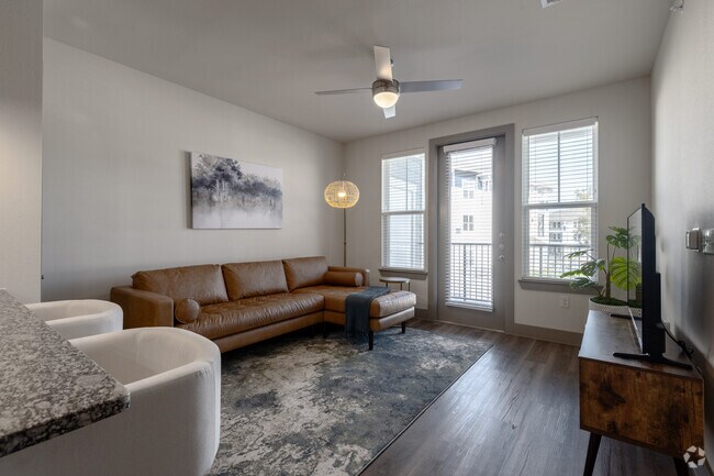 1BR, 1BA - 641SF - Living Room