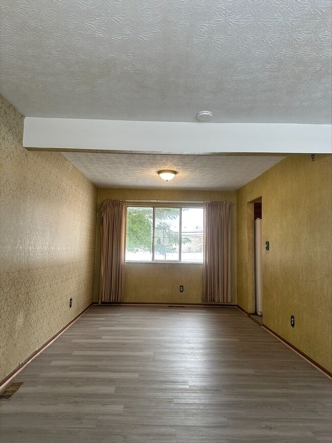 Photo - 4 Bed 2 Bath Home in Columbus!